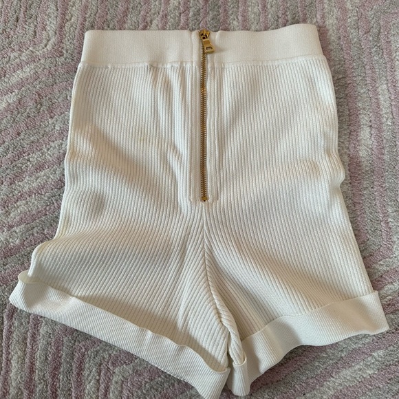 Balmain gold button white viscose mini shorts size 36F in very good condition - Picture 2 of 5